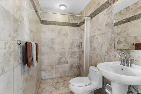 1858 Mcleary San Juan PR 00911