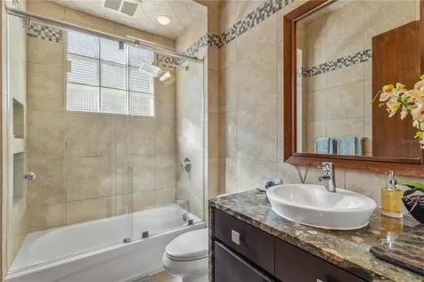 1858 Mcleary San Juan PR 00911