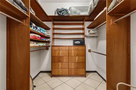 1858 Mcleary San Juan PR 00911