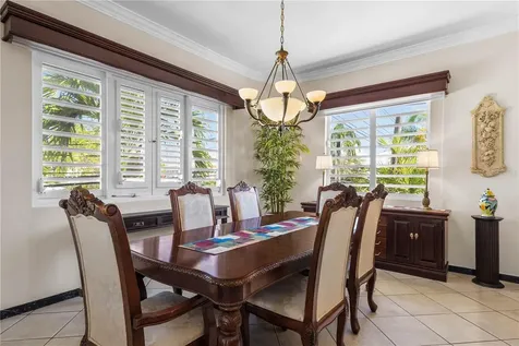 1858 Mcleary San Juan PR 00911