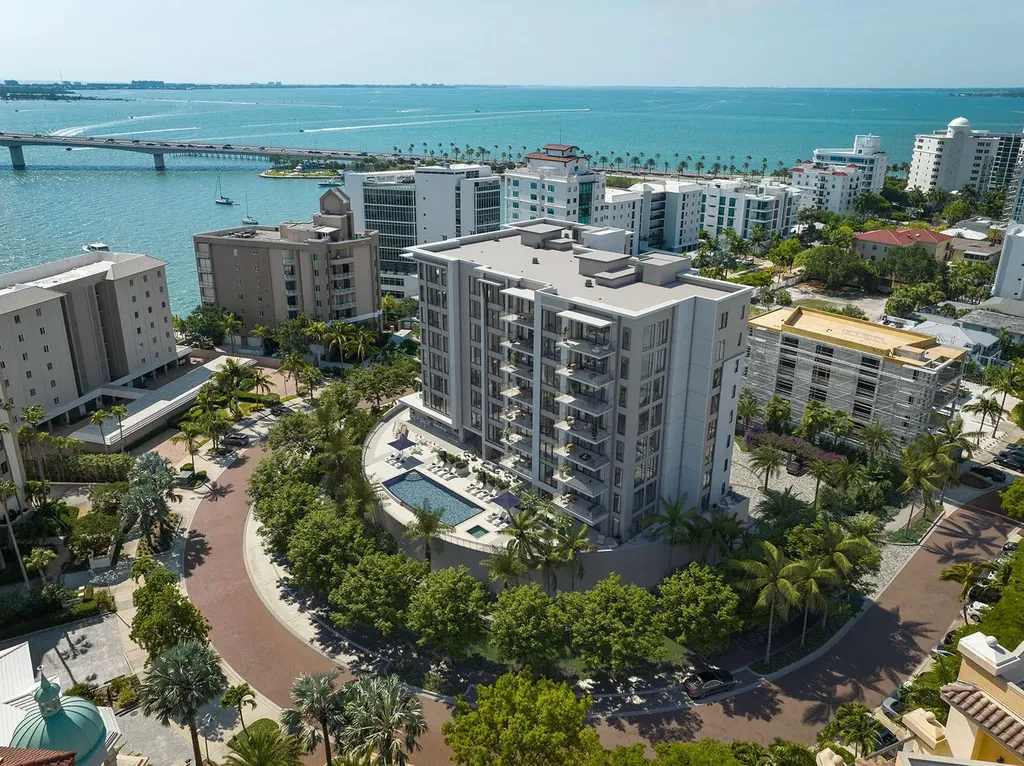 325 Golden Gate Point Sarasota FL 34236