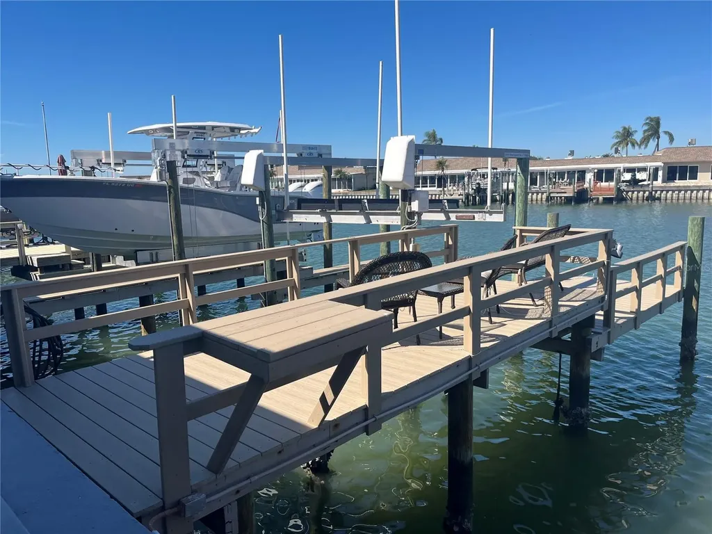 531 Boca Ciega Point Boulevard S St Petersburg FL 33708