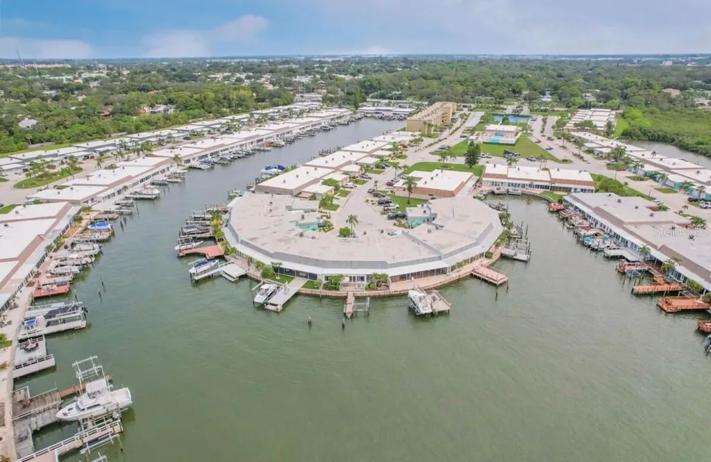531 Boca Ciega Point Boulevard S St Petersburg FL 33708
