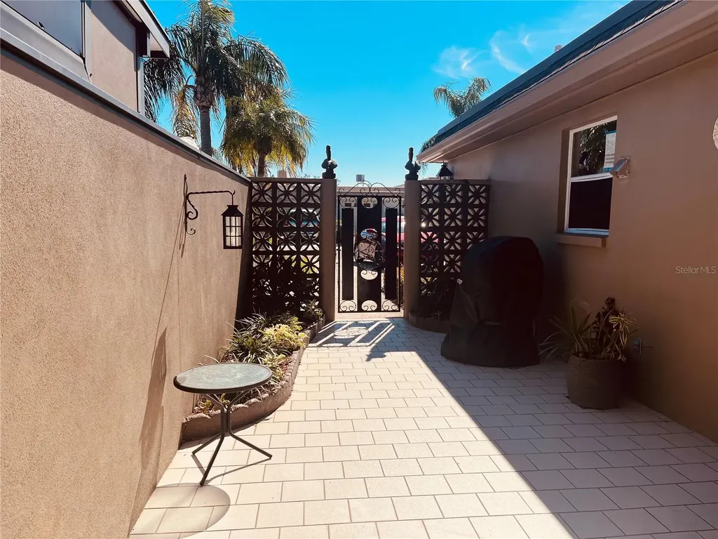 531 Boca Ciega Point Boulevard S St Petersburg FL 33708