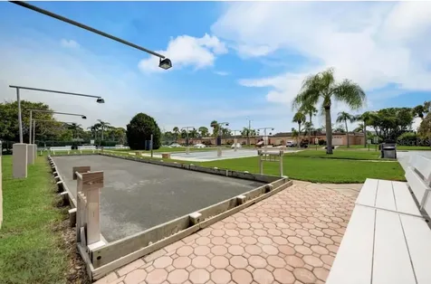 531 Boca Ciega Point Boulevard S St Petersburg FL 33708