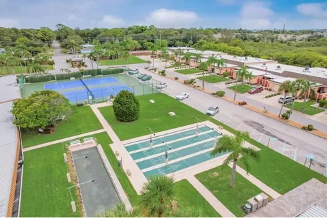 531 Boca Ciega Point Boulevard S St Petersburg FL 33708