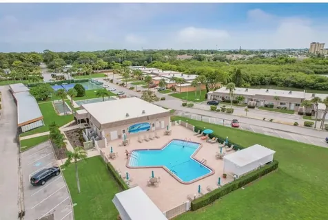531 Boca Ciega Point Boulevard S St Petersburg FL 33708