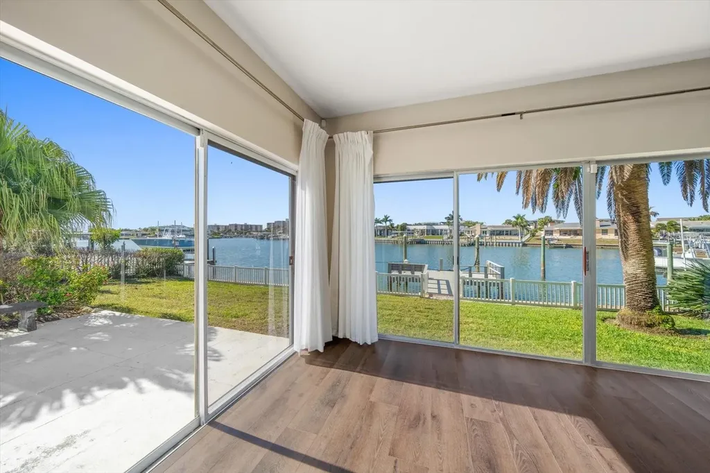 878 Harbor Island Clearwater Beach FL 33767