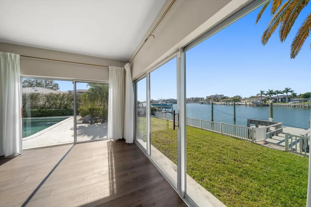 878 Harbor Island Clearwater Beach FL 33767