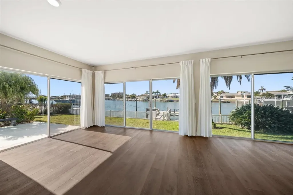 878 Harbor Island Clearwater Beach FL 33767