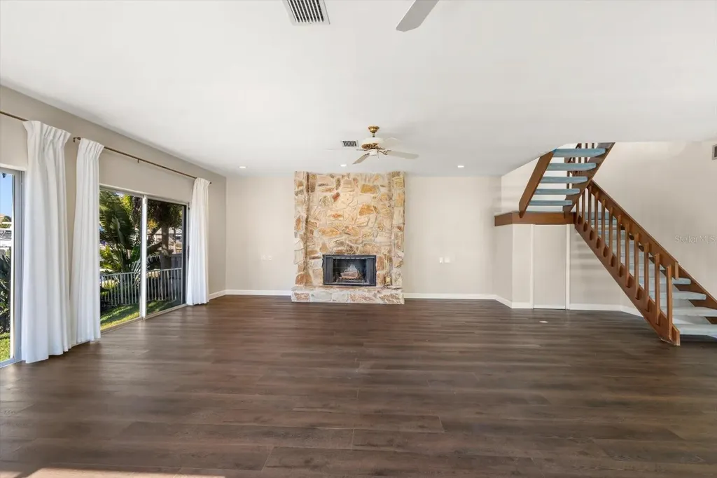 878 Harbor Island Clearwater Beach FL 33767