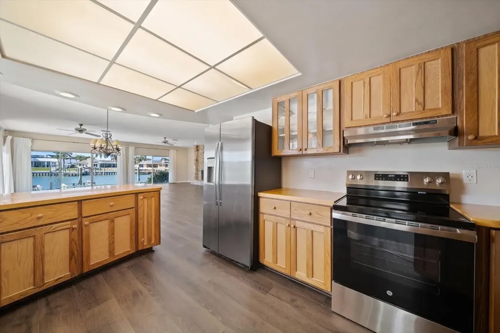 878 Harbor Island Clearwater Beach FL 33767