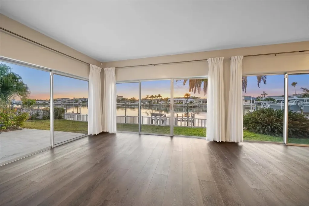 878 Harbor Island Clearwater Beach FL 33767