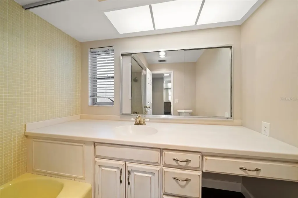 878 Harbor Island Clearwater Beach FL 33767