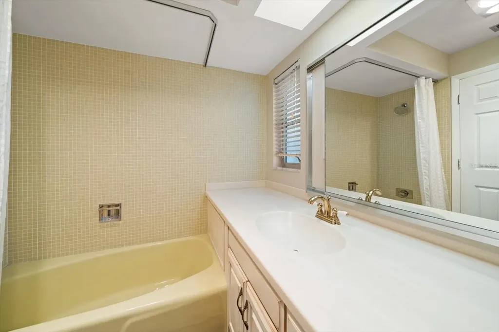 878 Harbor Island Clearwater Beach FL 33767