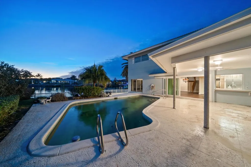 878 Harbor Island Clearwater Beach FL 33767