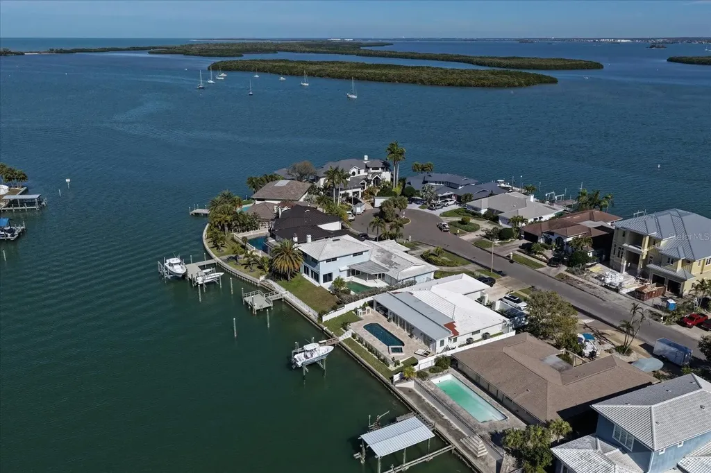 878 Harbor Island Clearwater Beach FL 33767