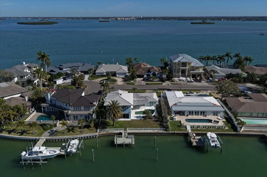 878 Harbor Island Clearwater Beach FL 33767