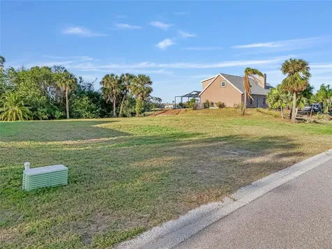 901 Eagle Lane Apollo Beach FL 33572