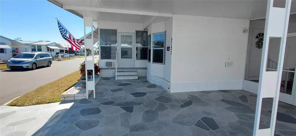 2127 Manoa Drive Holiday FL 34691