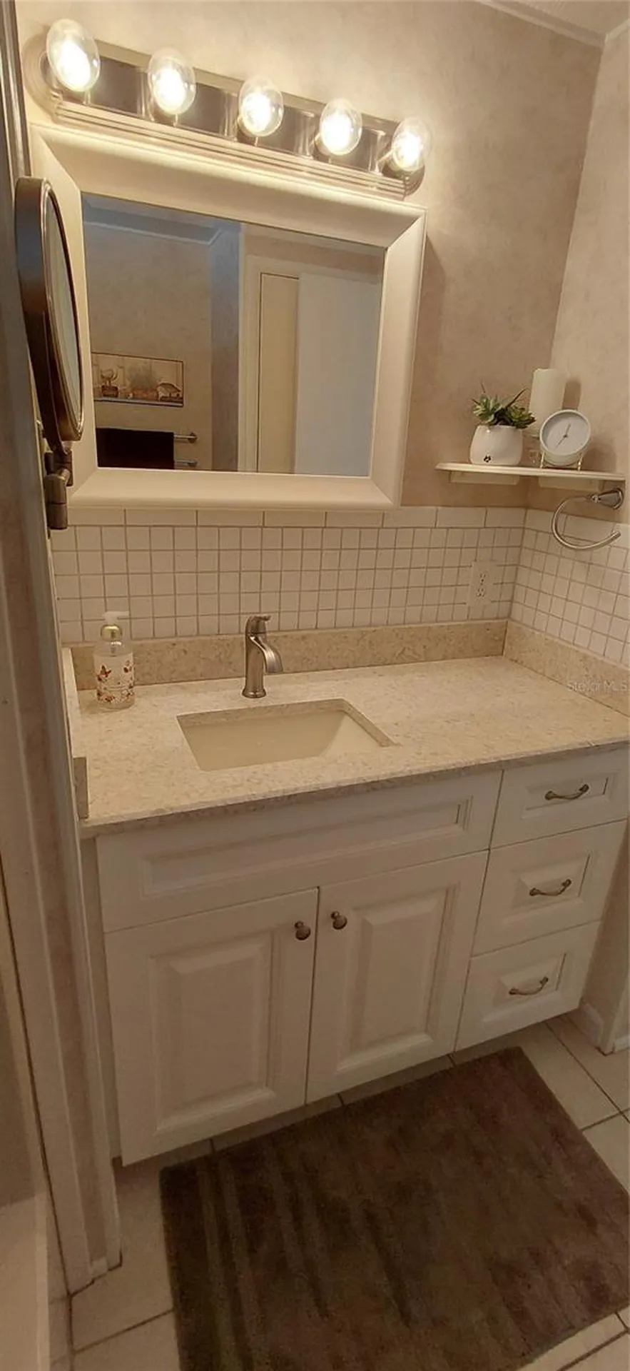 2127 Manoa Drive Holiday FL 34691