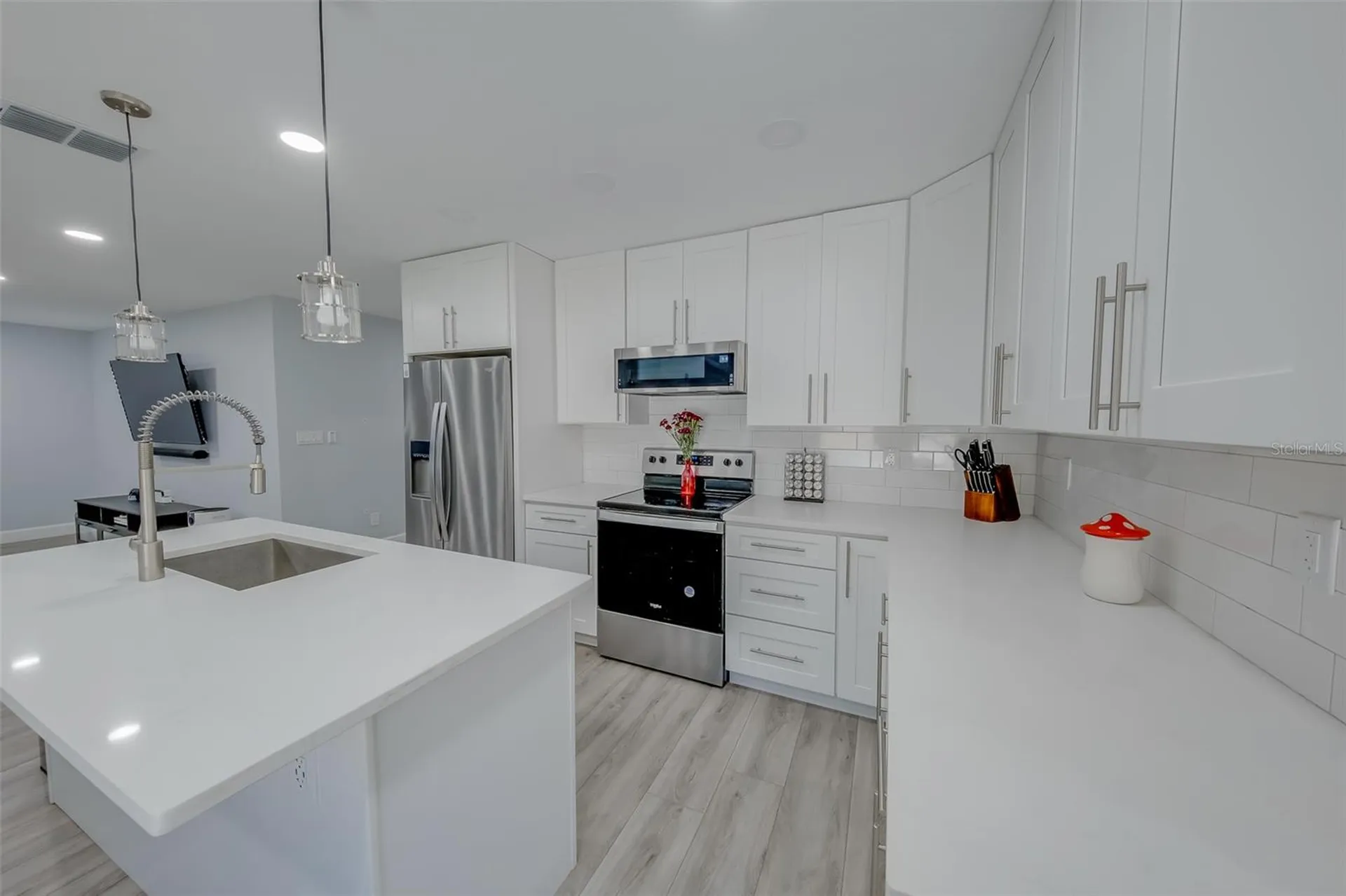 1814 Sylvan Drive Clearwater FL 33755