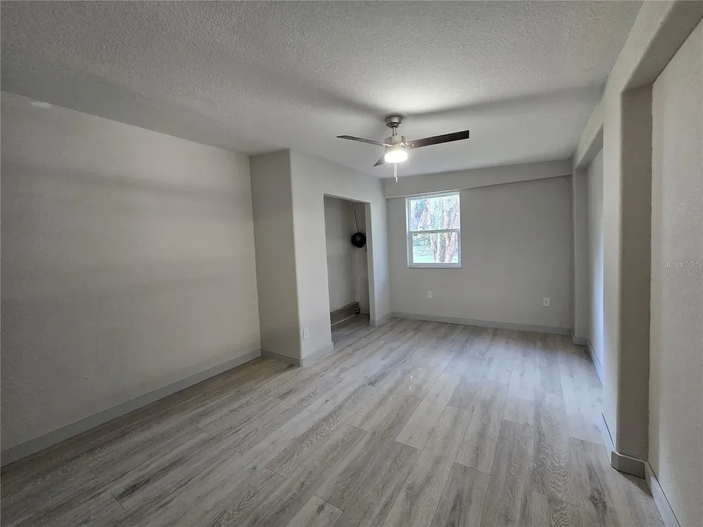 2346 Cr 401 Lake Panasoffkee FL 33538