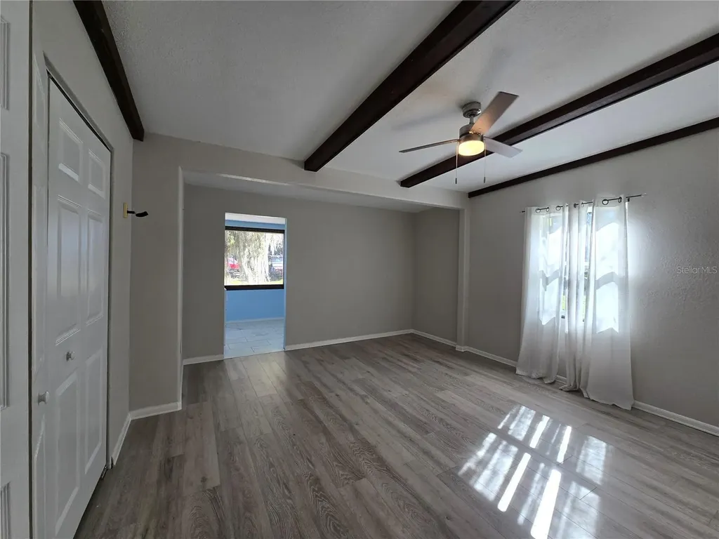 2346 Cr 401 Lake Panasoffkee FL 33538