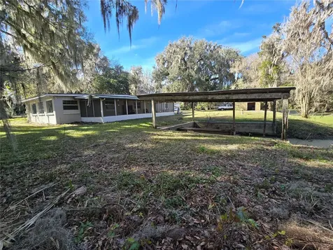2346 Cr 401 Lake Panasoffkee FL 33538