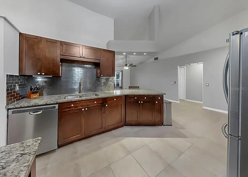 1306 Gangplank Drive Valrico FL 33594