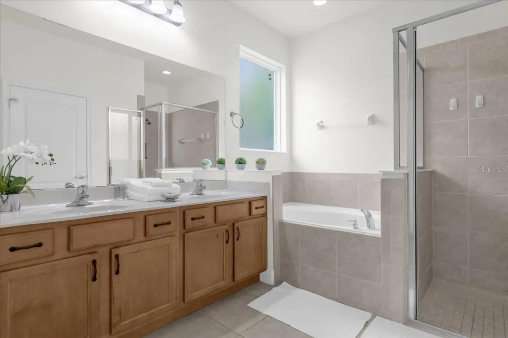 4072 Oaktree Drive Davenport FL 33837