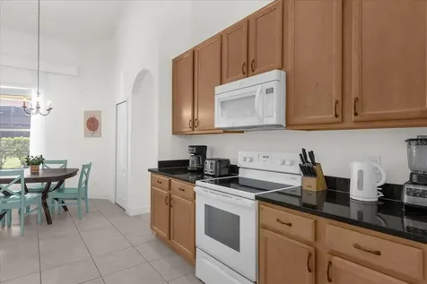 4072 Oaktree Drive Davenport FL 33837
