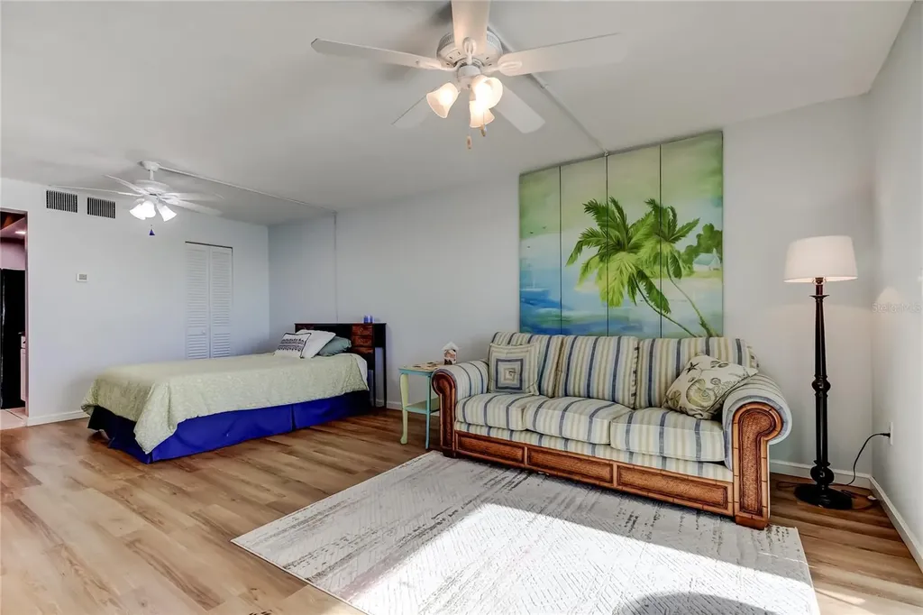 4775 Cove Circle St Petersburg FL 33708