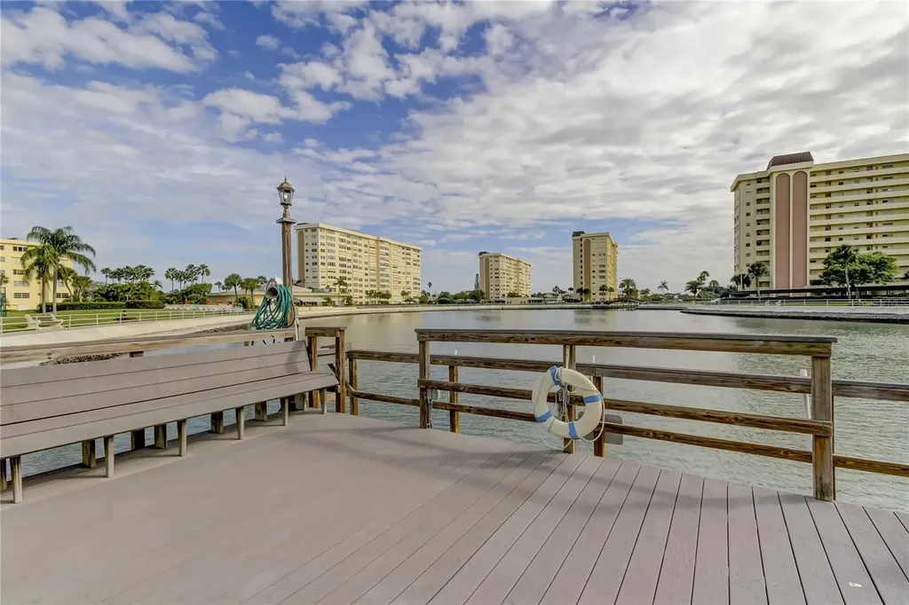 4775 Cove Circle St Petersburg FL 33708