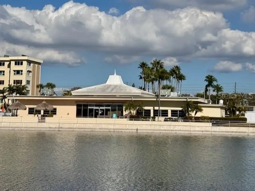 4775 Cove Circle St Petersburg FL 33708