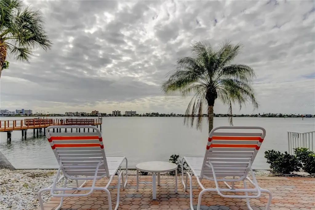 4775 Cove Circle St Petersburg FL 33708