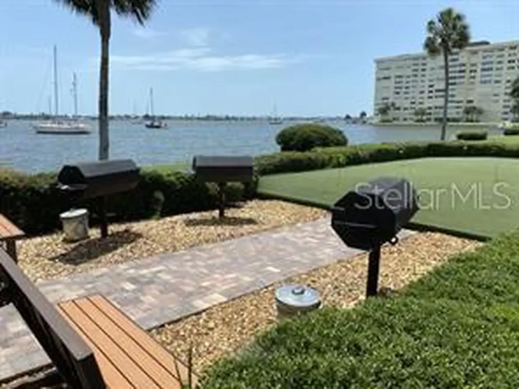 4775 Cove Circle St Petersburg FL 33708