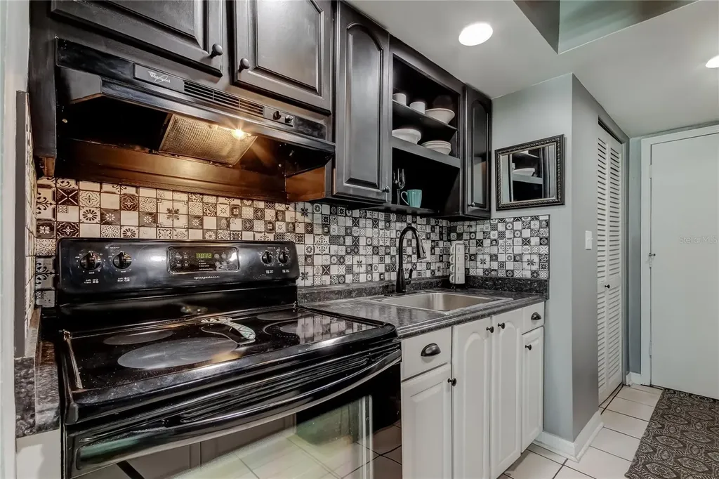 4775 Cove Circle St Petersburg FL 33708