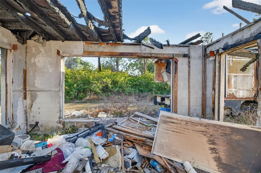 2706 E 15th Street Lehigh Acres FL 33972