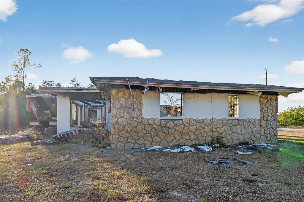 2706 E 15th Street Lehigh Acres FL 33972