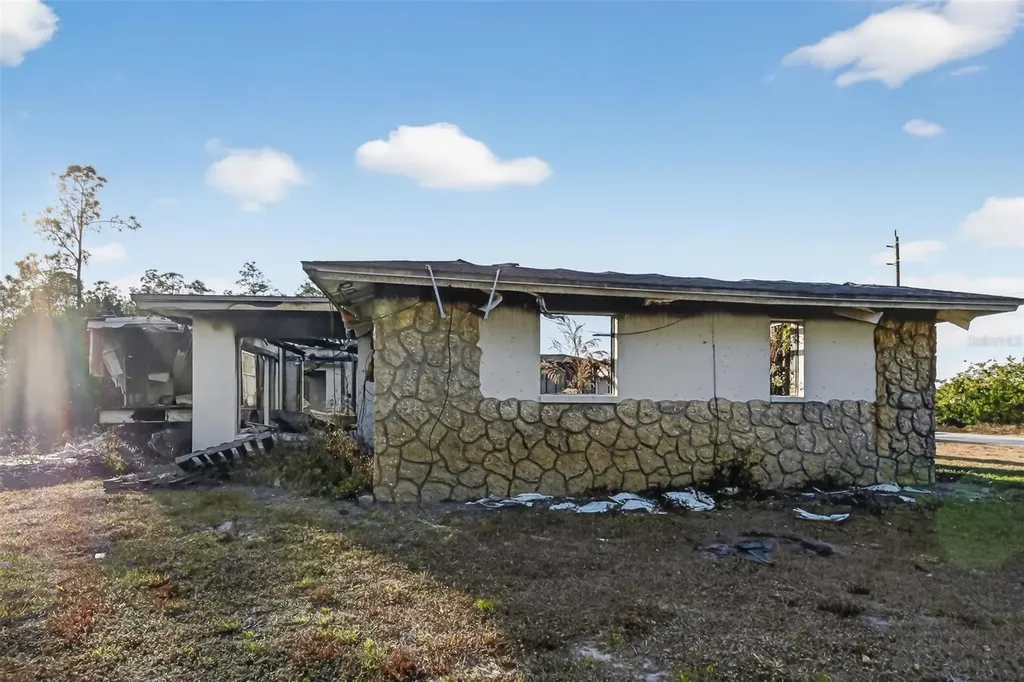 2706 E 15th Street Lehigh Acres FL 33972