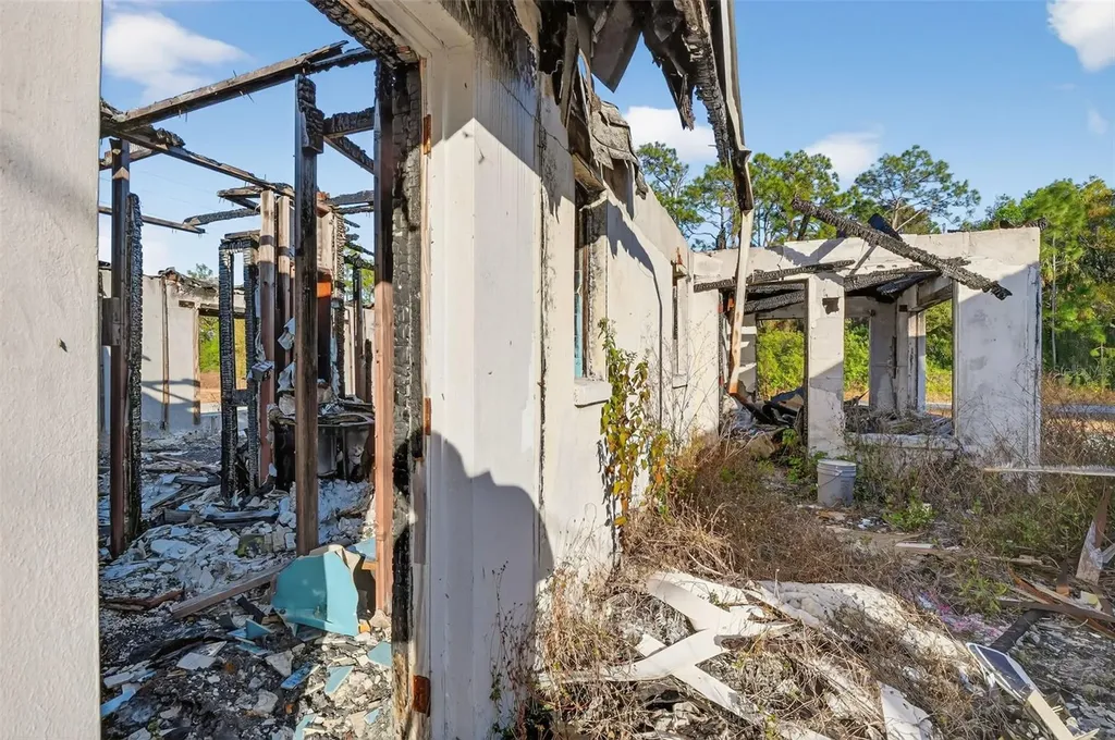 2706 E 15th Street Lehigh Acres FL 33972