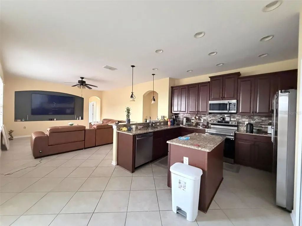 589 Blue Cypress Drive Groveland FL 34736