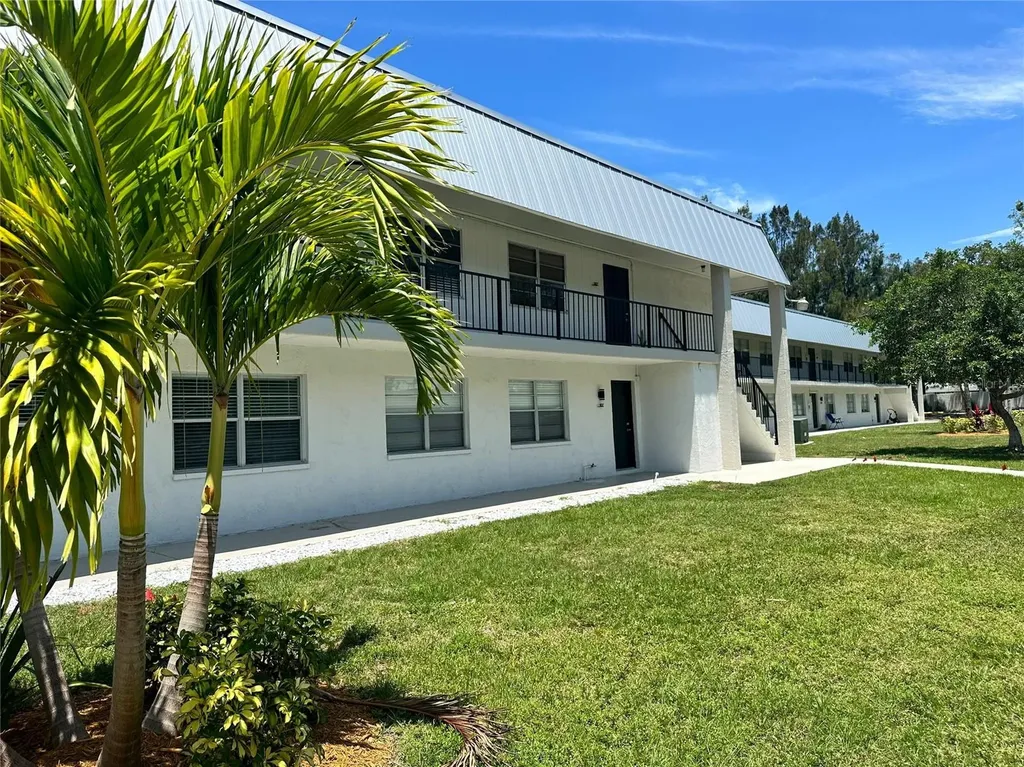 3232 Fruitville Road Sarasota FL 34237