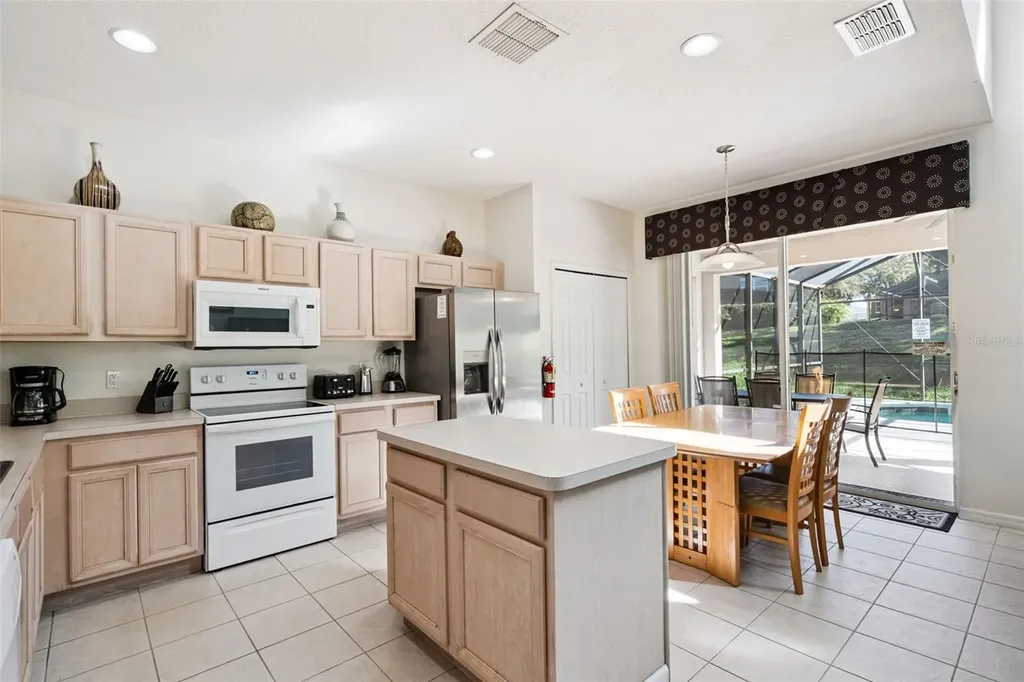 2691 La Isla Court Kissimmee FL 34747