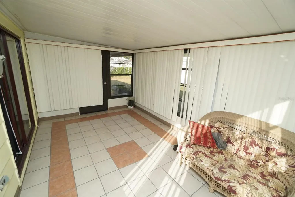 717 Royal Palm Avenue Lady Lake FL 32159