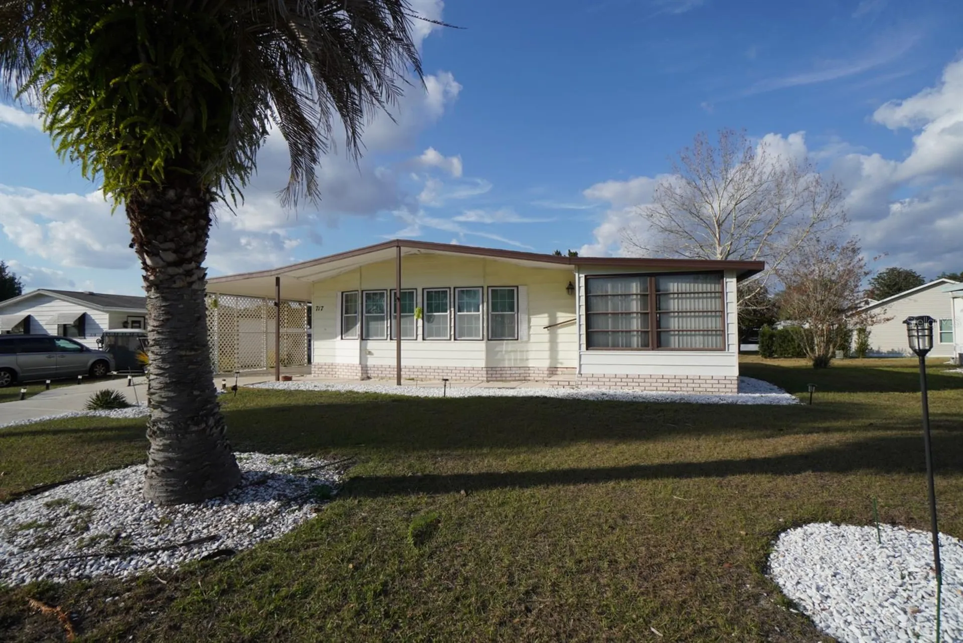 717 Royal Palm Avenue Lady Lake FL 32159