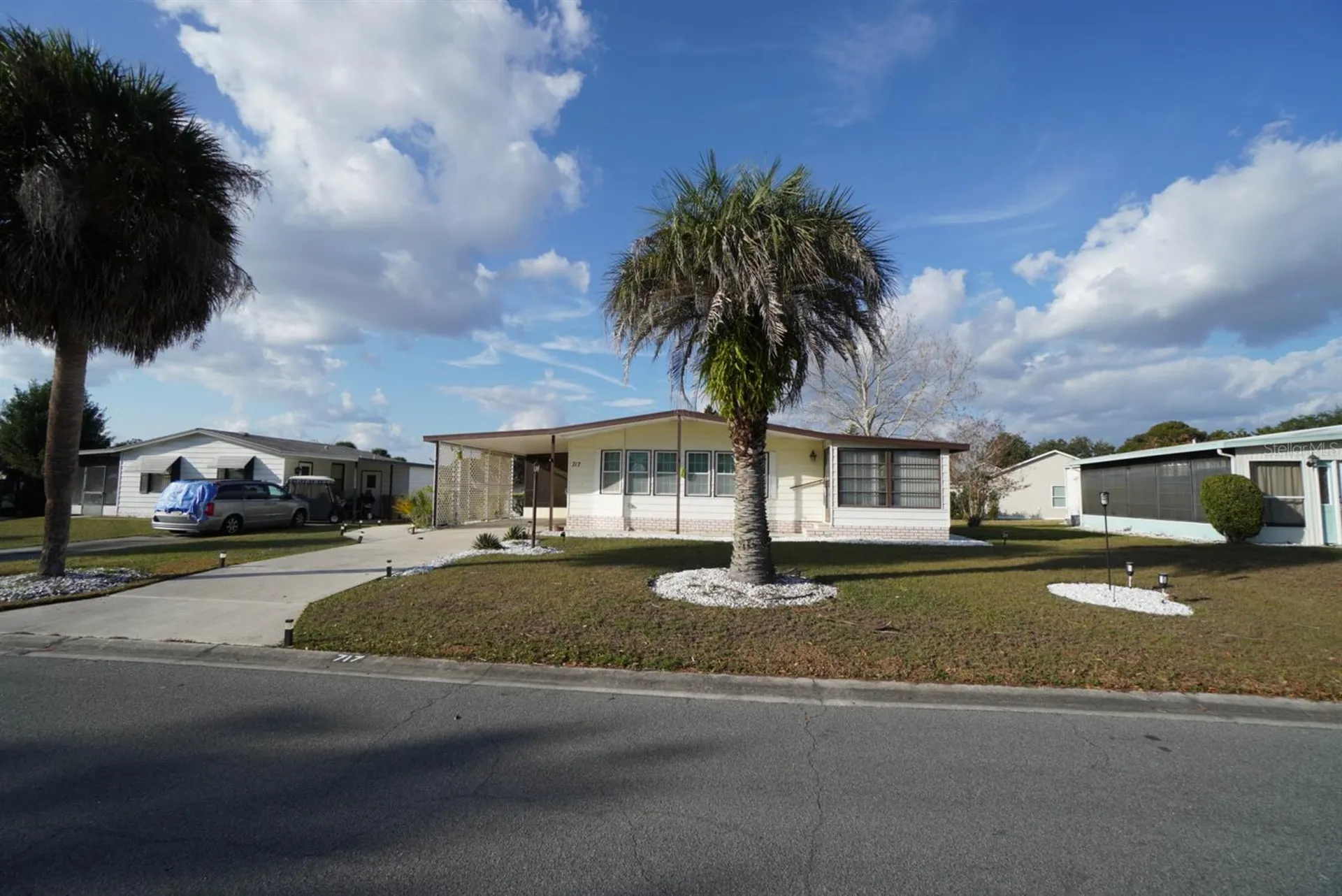 717 Royal Palm Avenue Lady Lake FL 32159