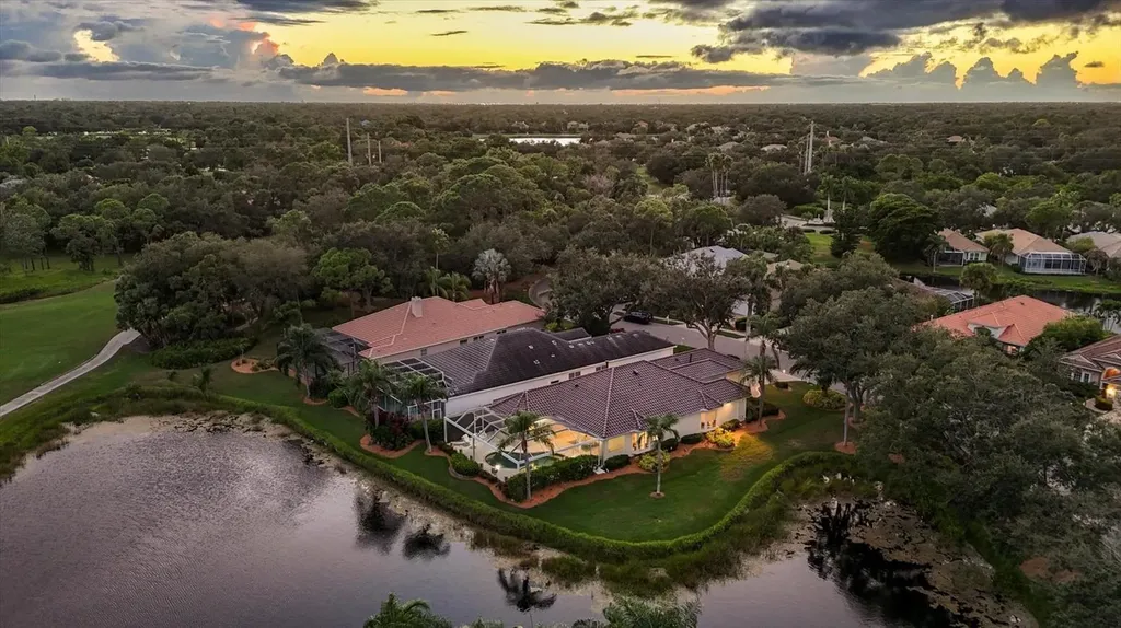 7212 Saint Georges Way University Park FL 34201