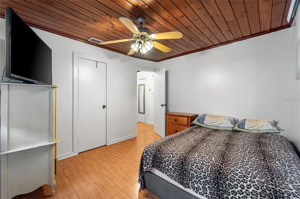 10001 N Arden Avenue Tampa FL 33612